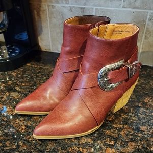 Beast Wine Color Booties with Buckle